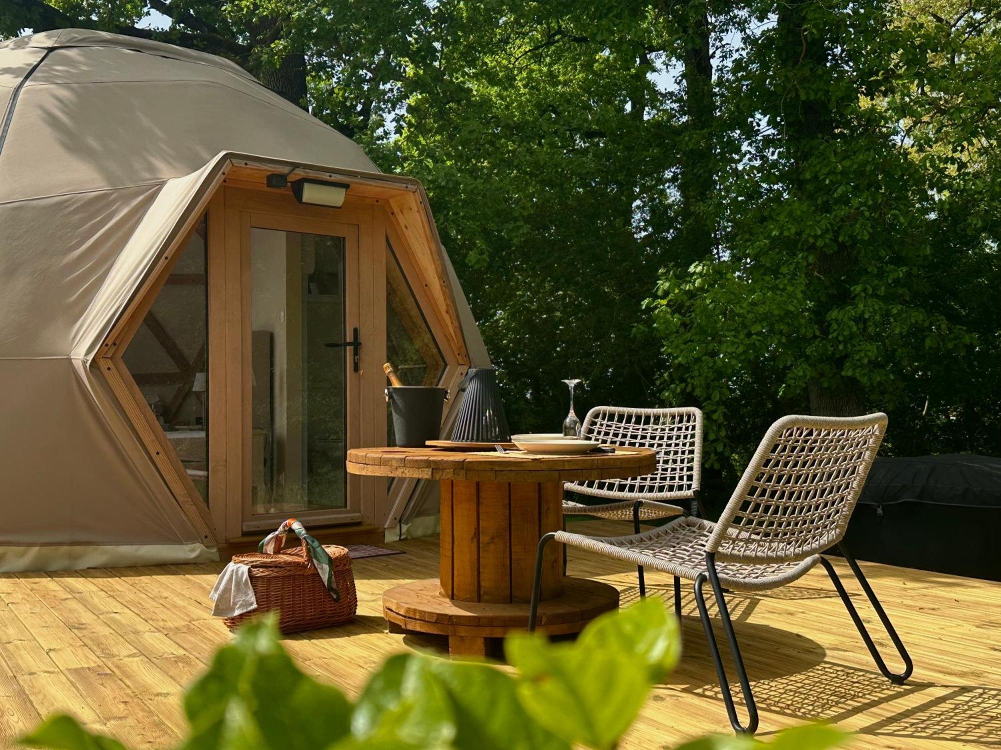 Dome Pathome Catonvielle Exterior foto